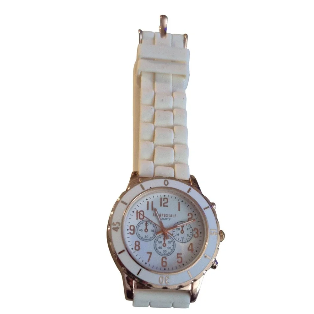 Aeropostale ladies sport watch rose gold tone accents stylish all ages New